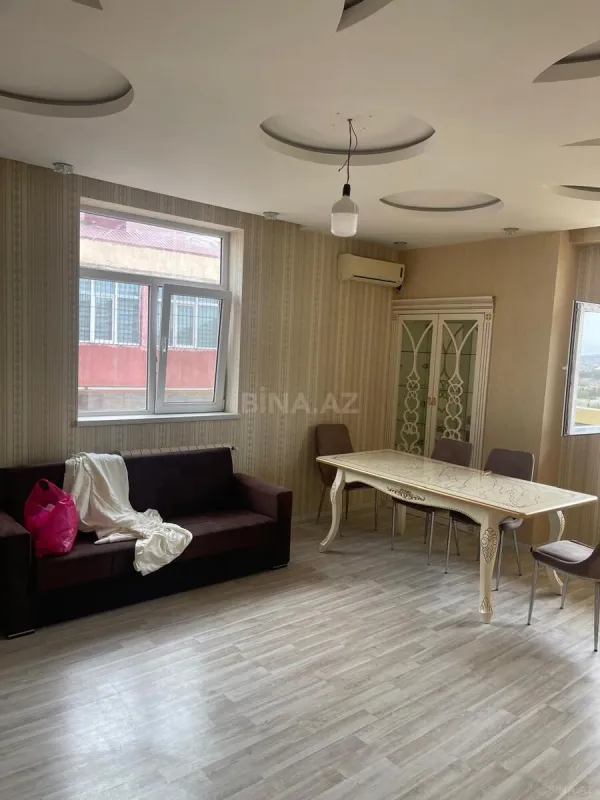 Kirayə verilir 3 otaqlı mənzil 130 m²
