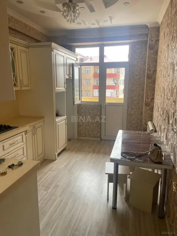 Kirayə verilir 3 otaqlı mənzil 130 m²