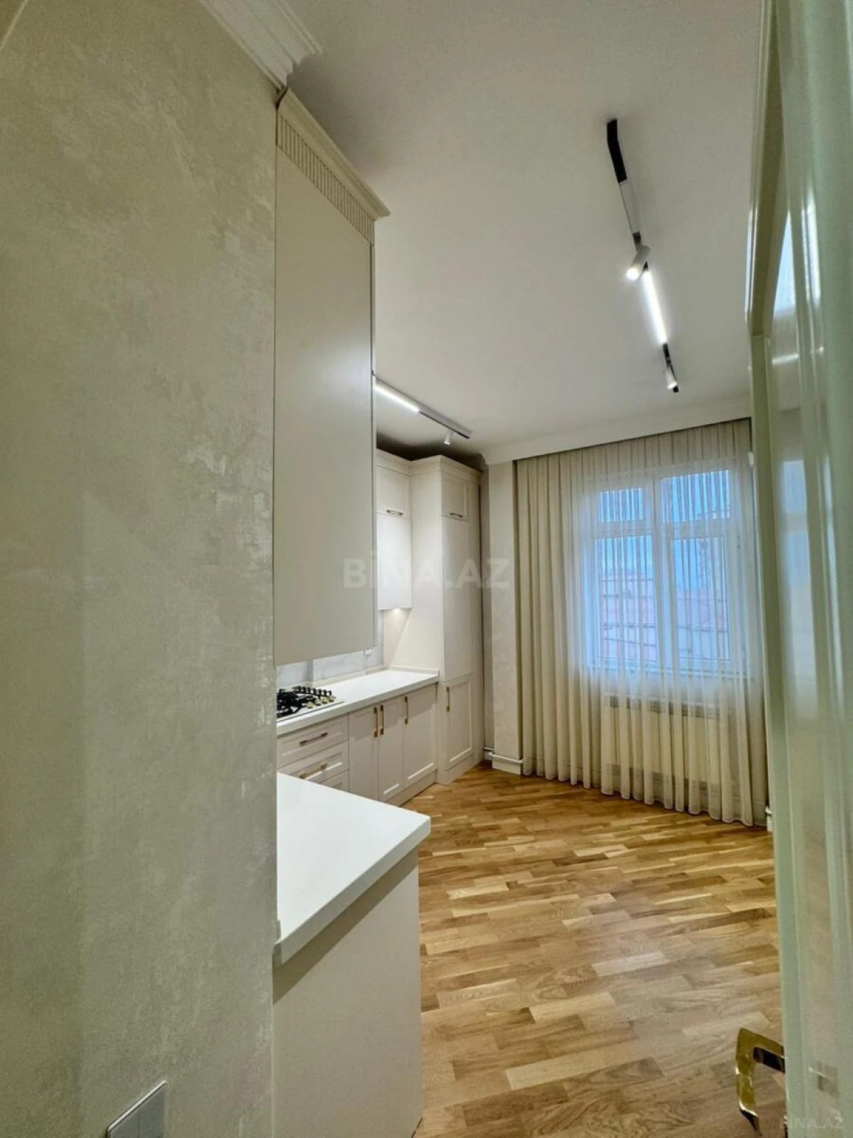 Satılır 2 otaqlı mənzil 68 m²