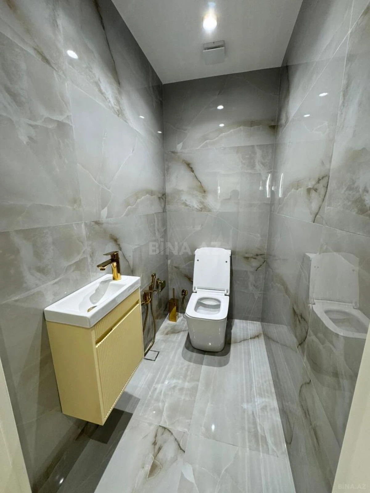 Satılır 2 otaqlı mənzil 68 m²