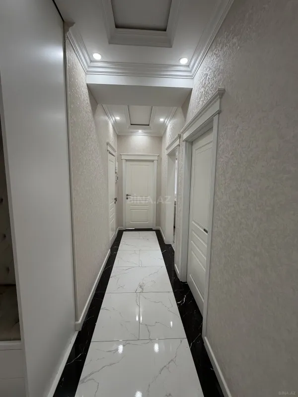 Satılır 2 otaqlı mənzil 81 m²