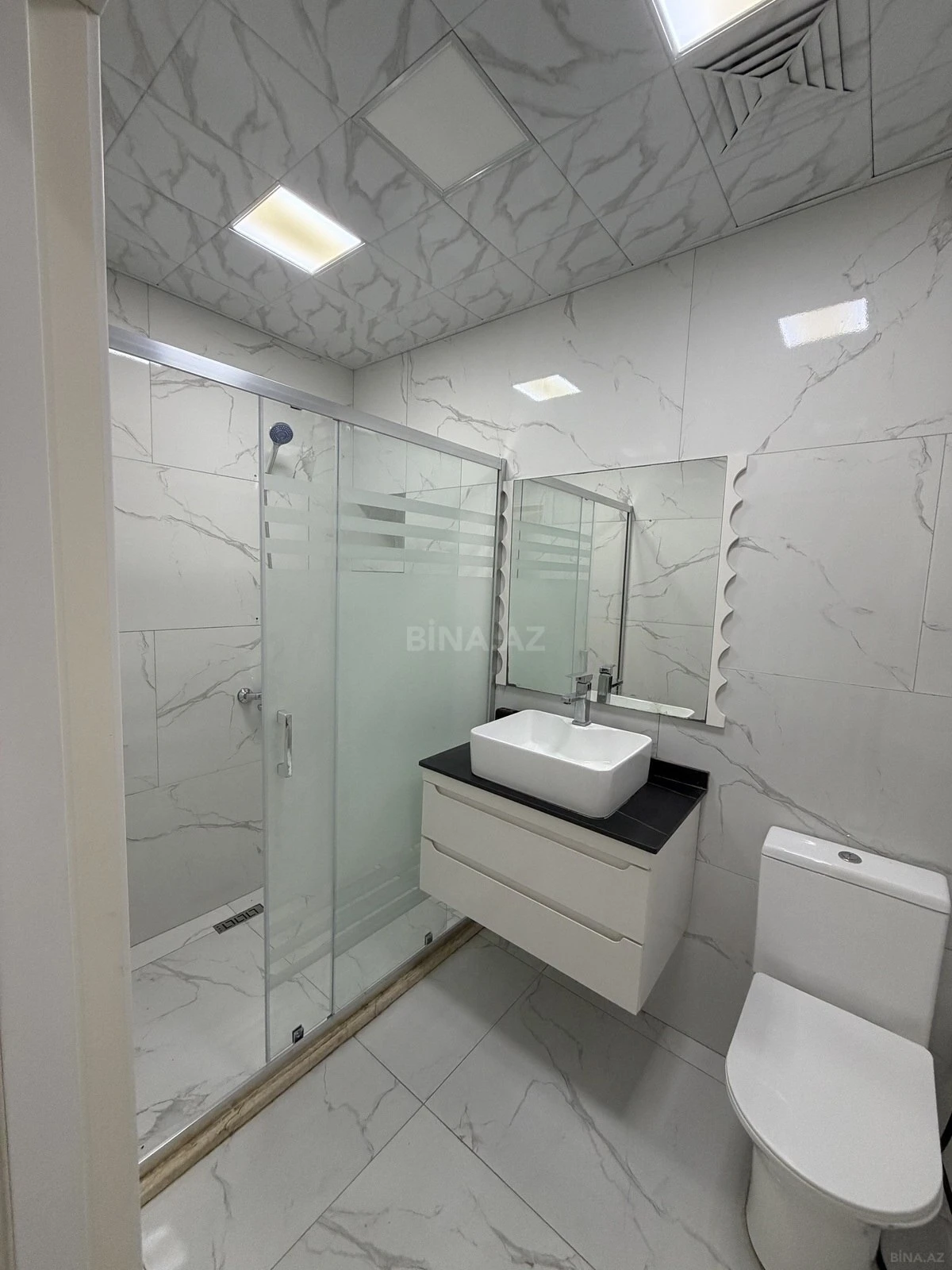 Satılır 2 otaqlı mənzil 81 m²