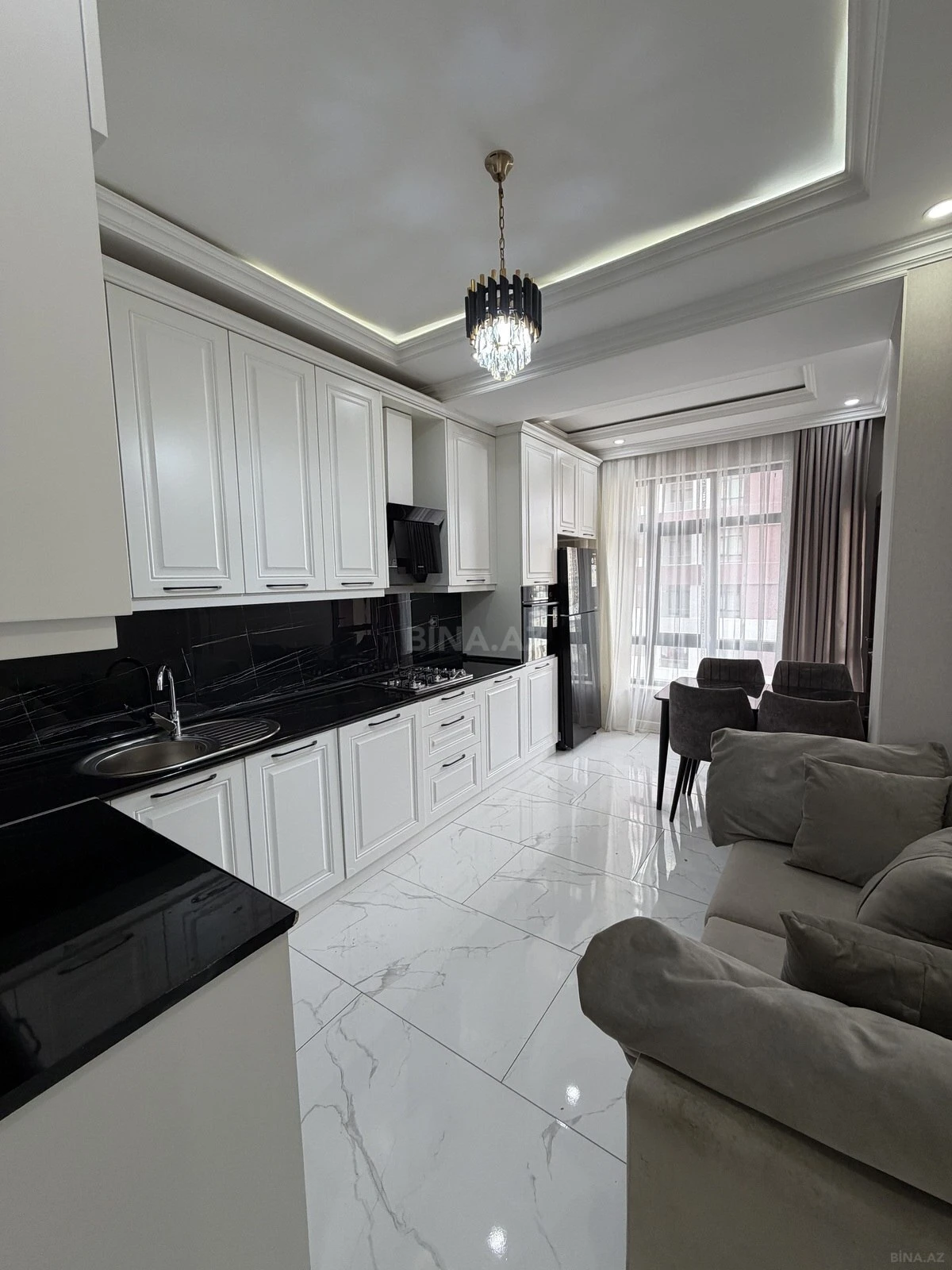 Satılır 2 otaqlı mənzil 81 m²