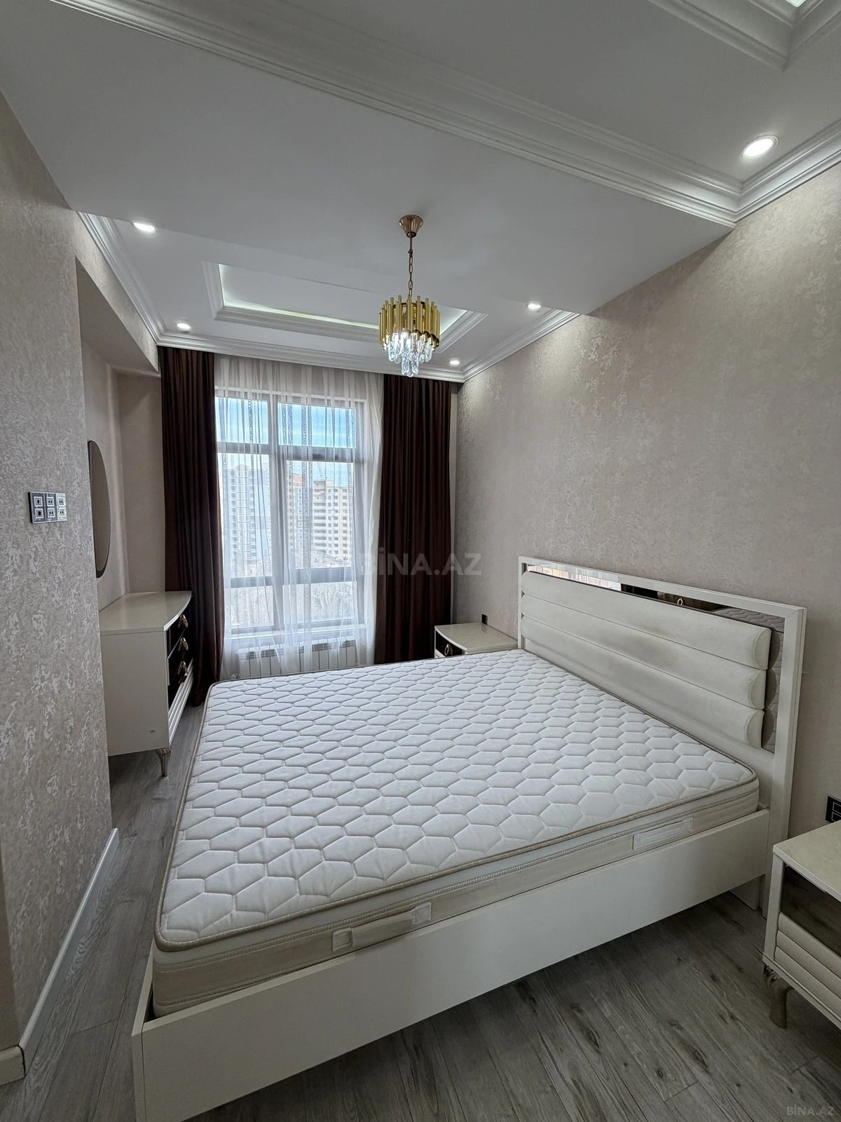 Satılır 2 otaqlı mənzil 81 m²