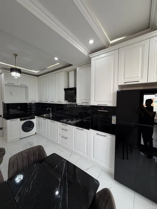 Satılır 2 otaqlı mənzil 81 m²