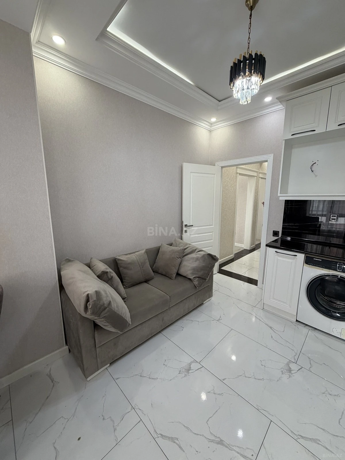 Satılır 2 otaqlı mənzil 81 m²