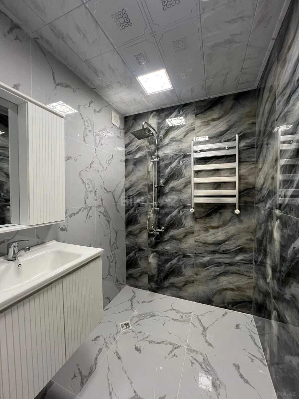 Satılır 2 otaqlı mənzil 58 m²