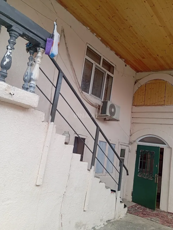 Satılır 7 otaqlı həyət evi 160 m²