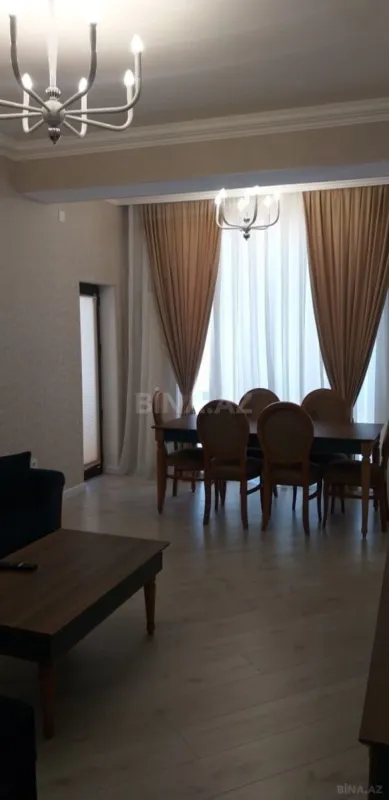Kirayə verilir 3 otaqlı mənzil 105 m²