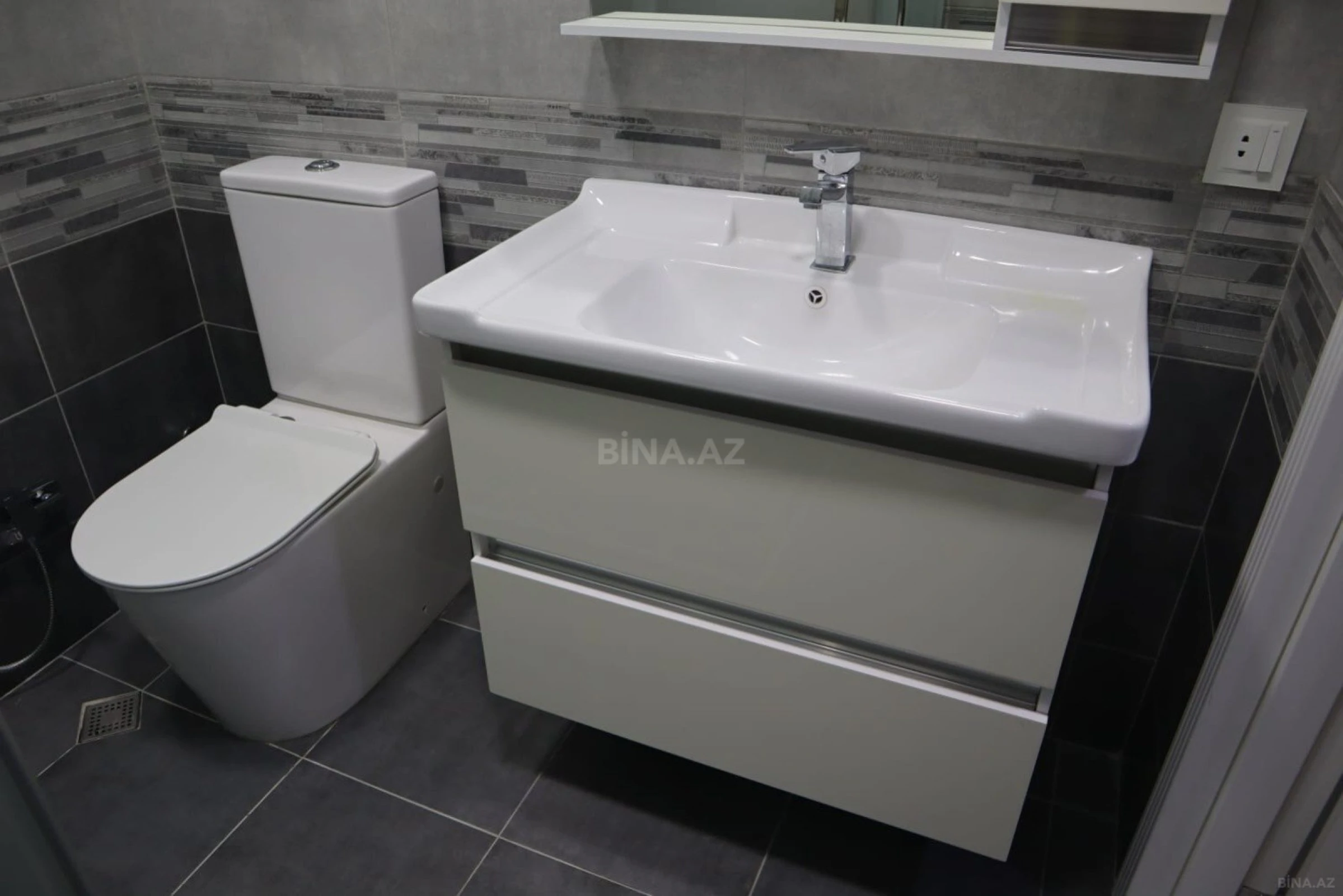 Kirayə verilir 3 otaqlı mənzil 105 m²