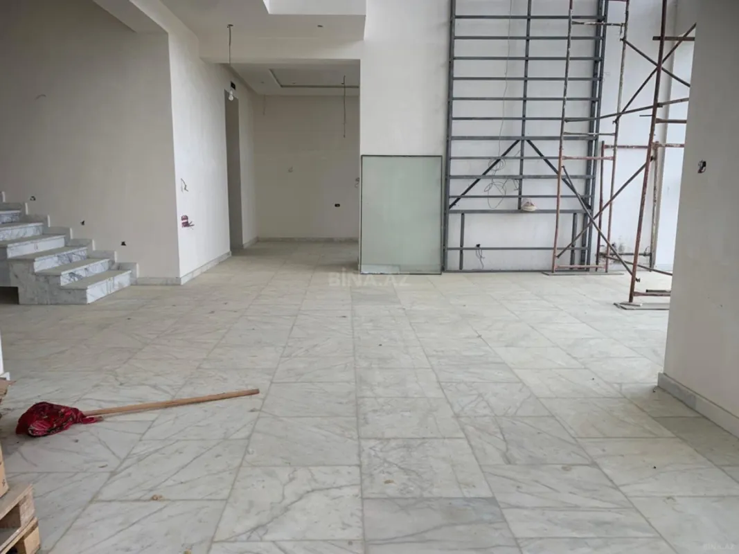Satılır 8 otaqlı həyət evi 450 m²