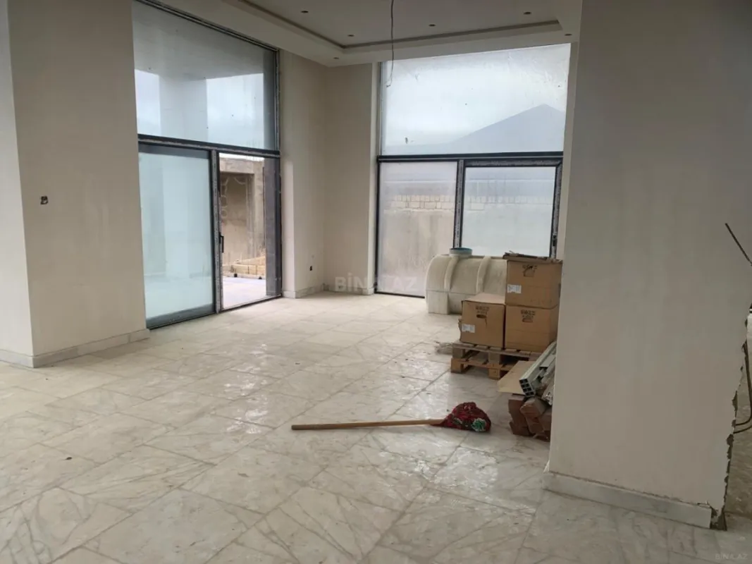Satılır 8 otaqlı həyət evi 450 m²