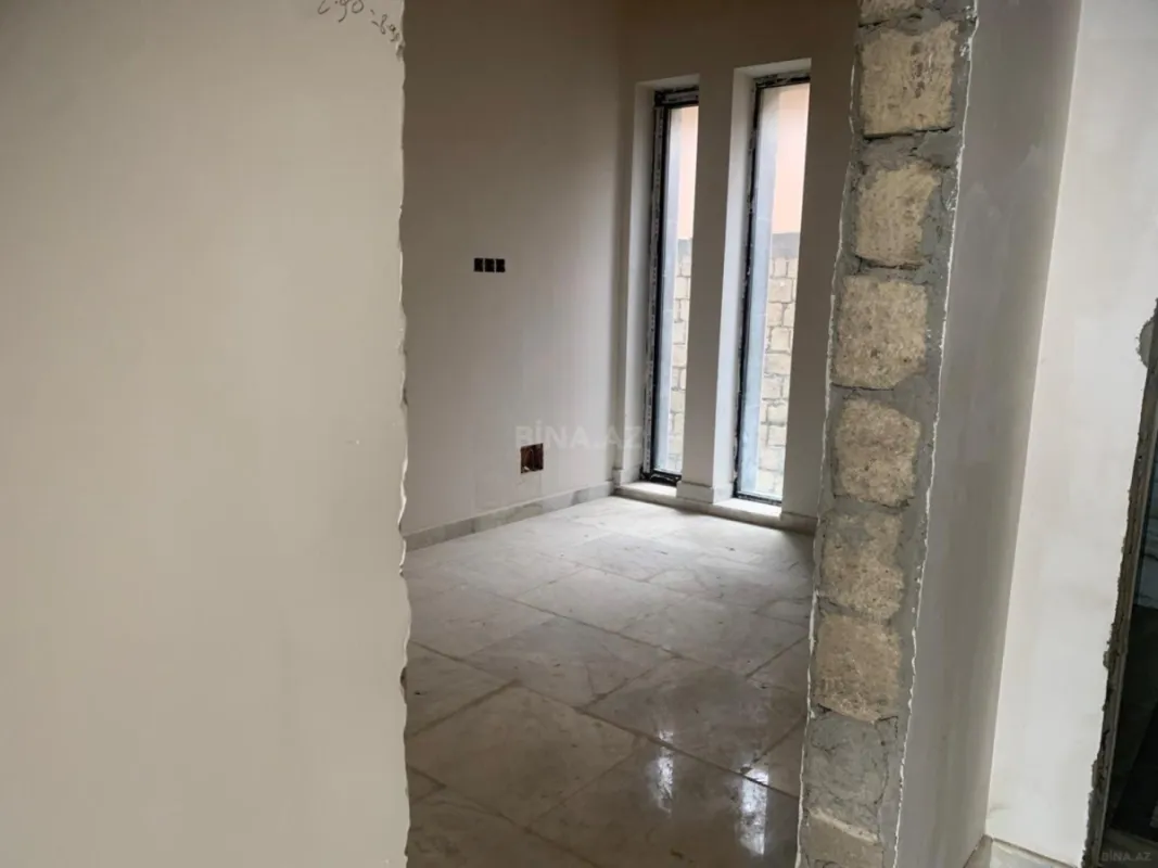 Satılır 8 otaqlı həyət evi 450 m²