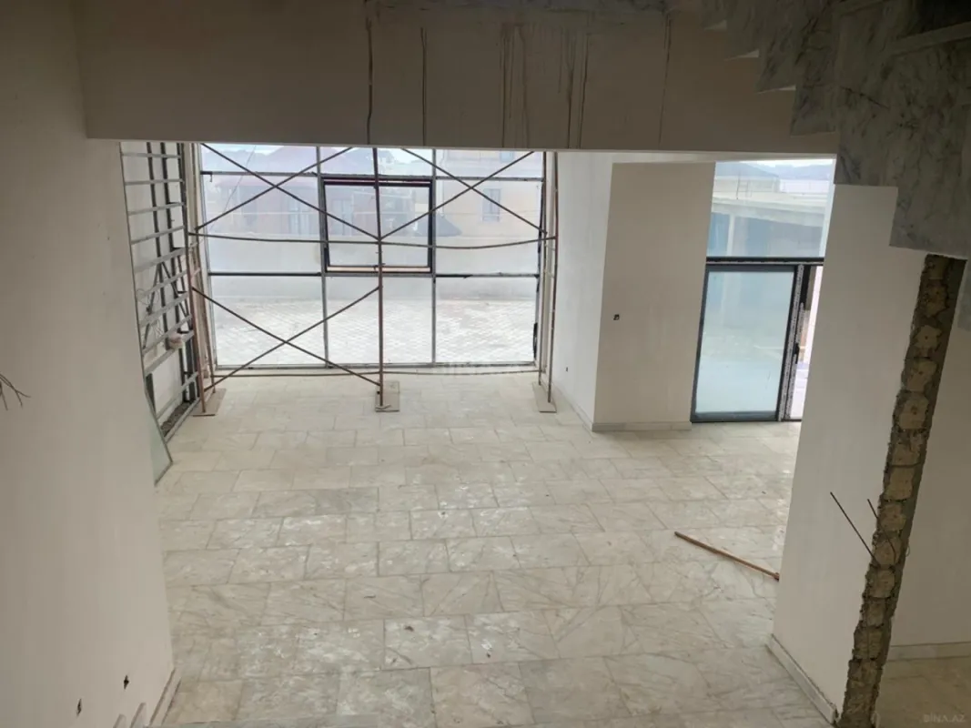 Satılır 8 otaqlı həyət evi 450 m²