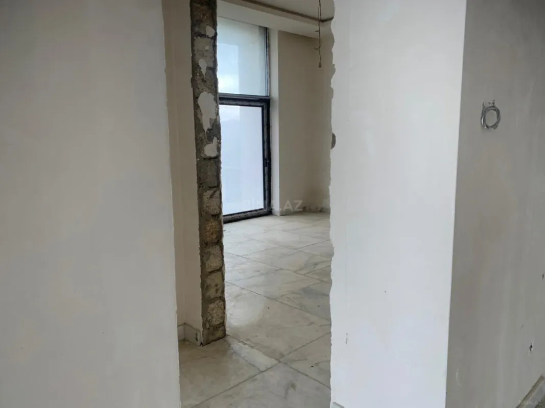 Satılır 8 otaqlı həyət evi 450 m²