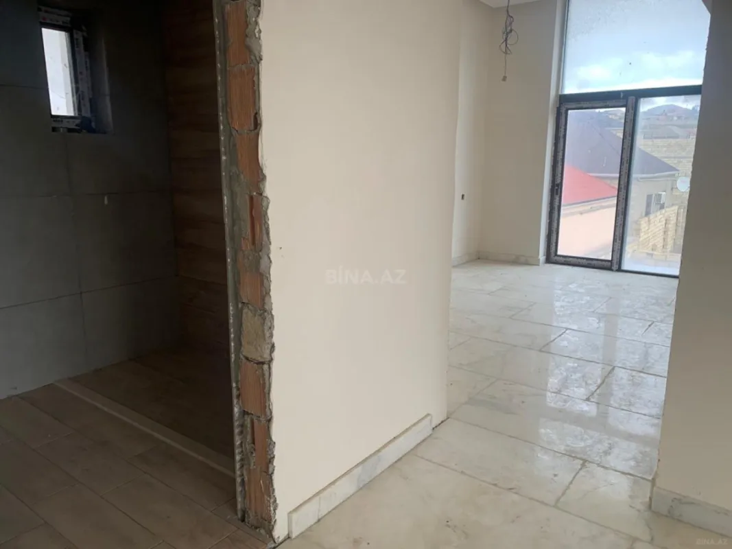 Satılır 8 otaqlı həyət evi 450 m²