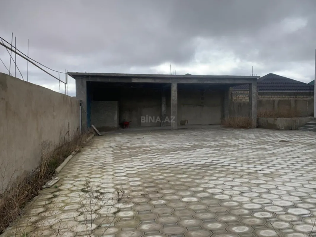 Satılır 8 otaqlı həyət evi 450 m²