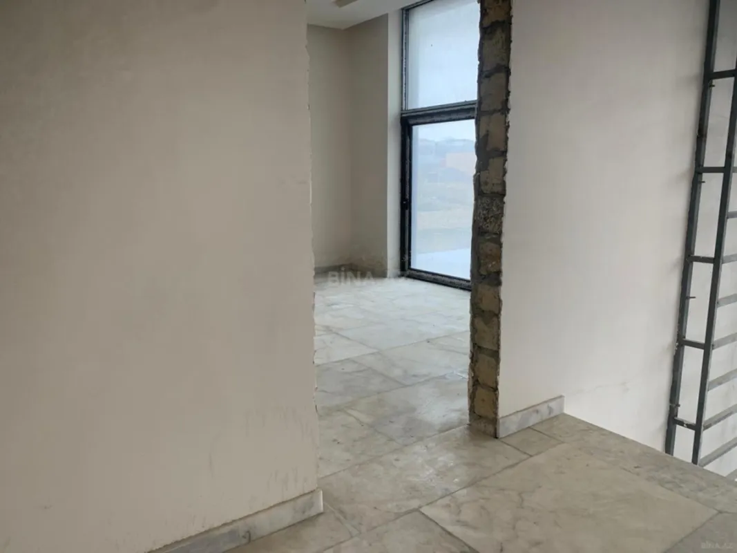 Satılır 8 otaqlı həyət evi 450 m²