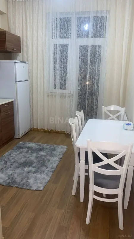Kirayə verilir 4 otaqlı mənzil 109 m²