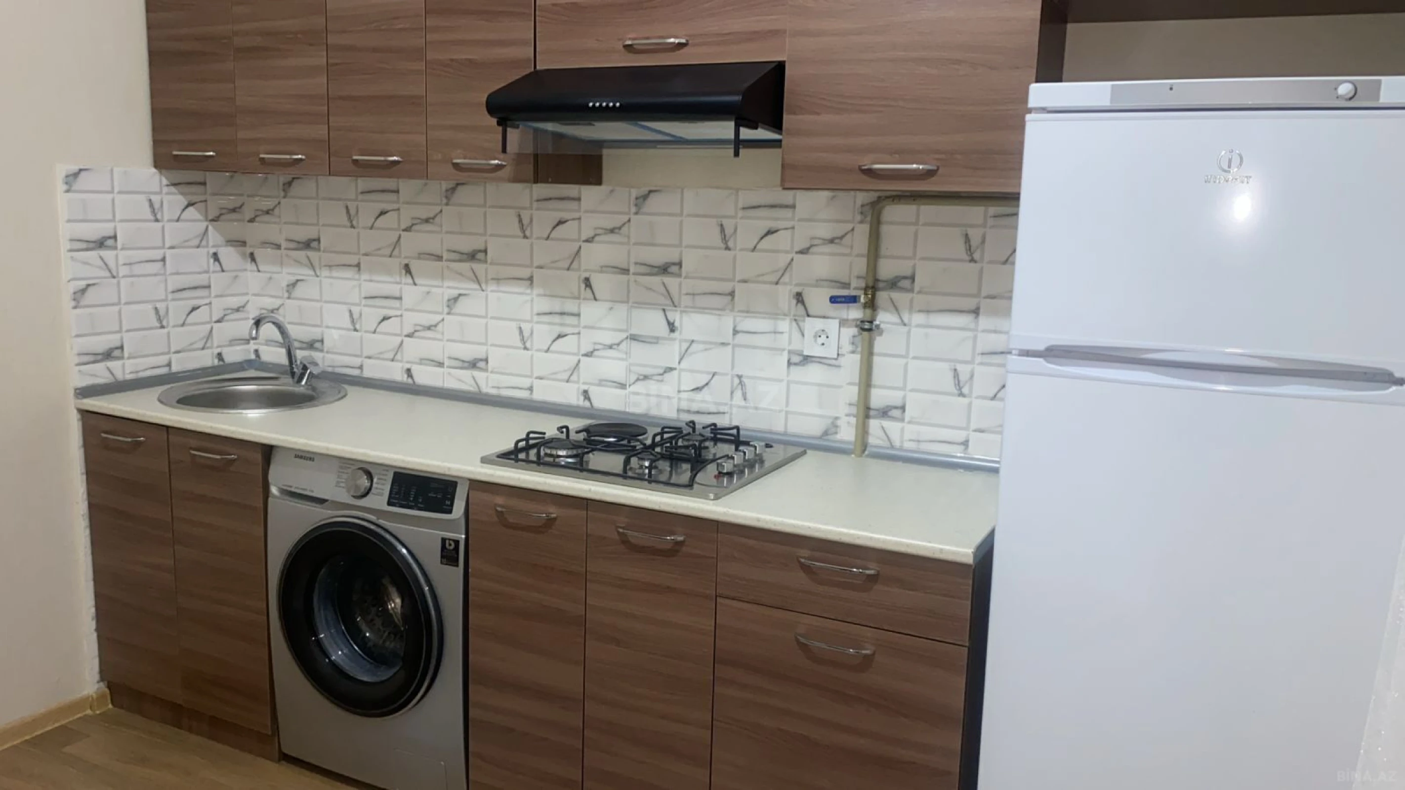 Kirayə verilir 4 otaqlı mənzil 109 m²