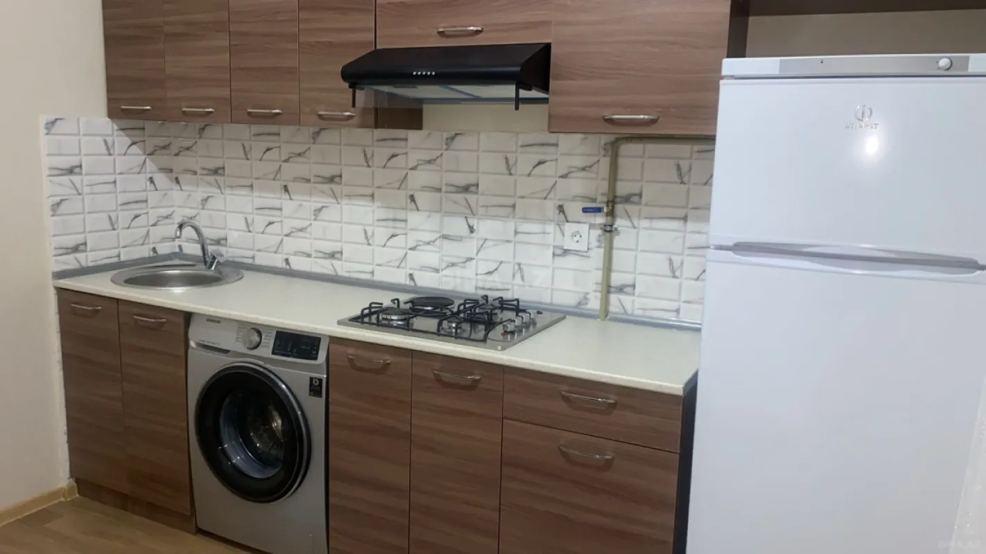 Kirayə verilir 4 otaqlı mənzil 109 m²