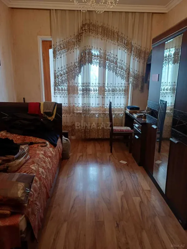 Satılır 5 otaqlı mənzil 125 m²