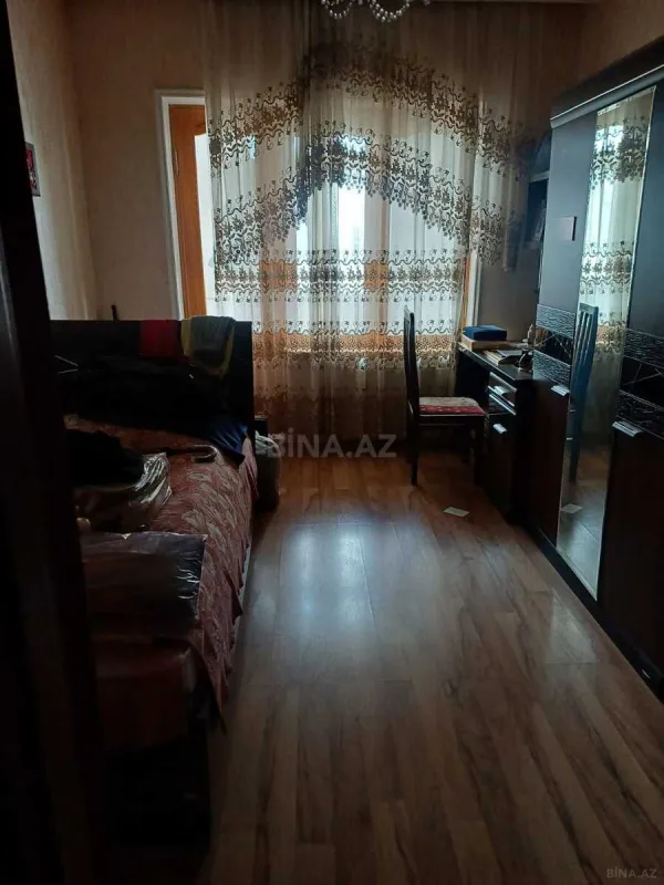 Satılır 5 otaqlı mənzil 125 m²