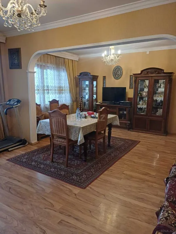 Satılır 5 otaqlı mənzil 125 m²