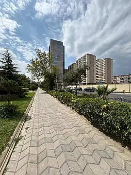 Satılır 4 otaqlı mənzil 154 m²