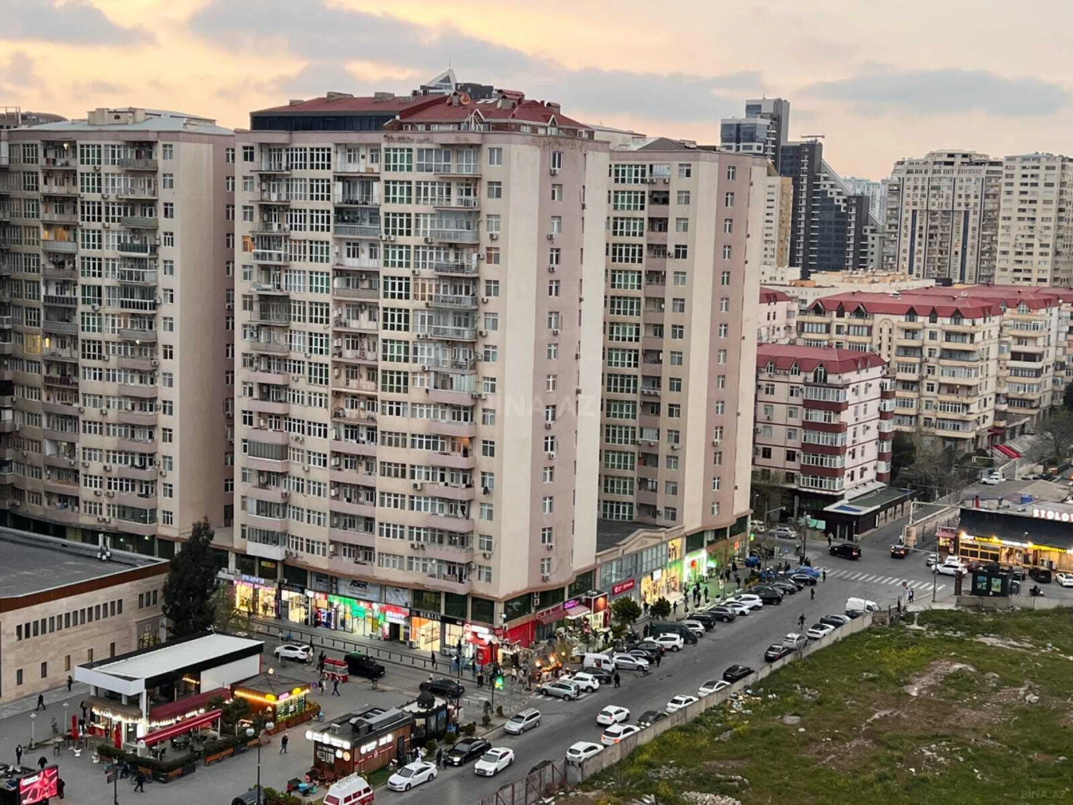 Satılır 4 otaqlı mənzil 154 m²