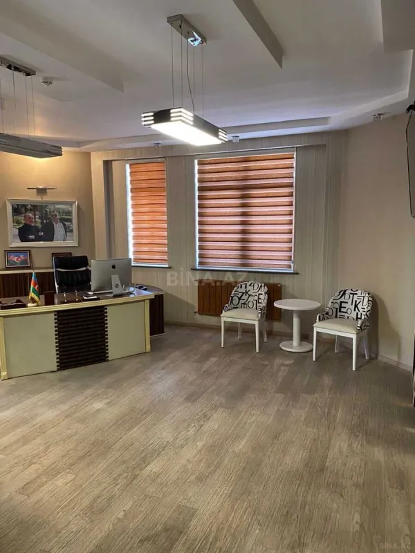 Satılır 3 otaqlı mənzil 133 m²