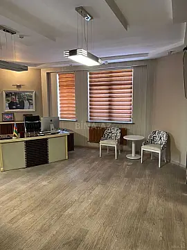Satılır 3 otaqlı mənzil 133 m²