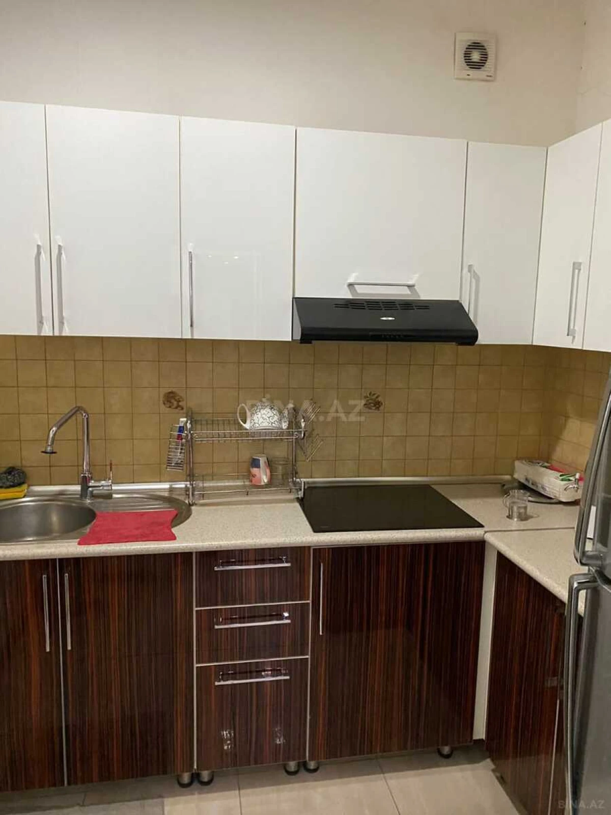 Satılır 3 otaqlı mənzil 133 m²
