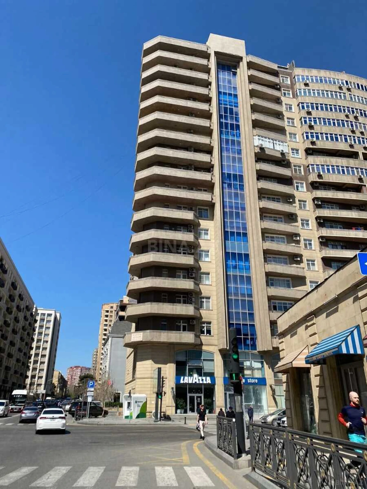 Satılır 3 otaqlı mənzil 133 m²