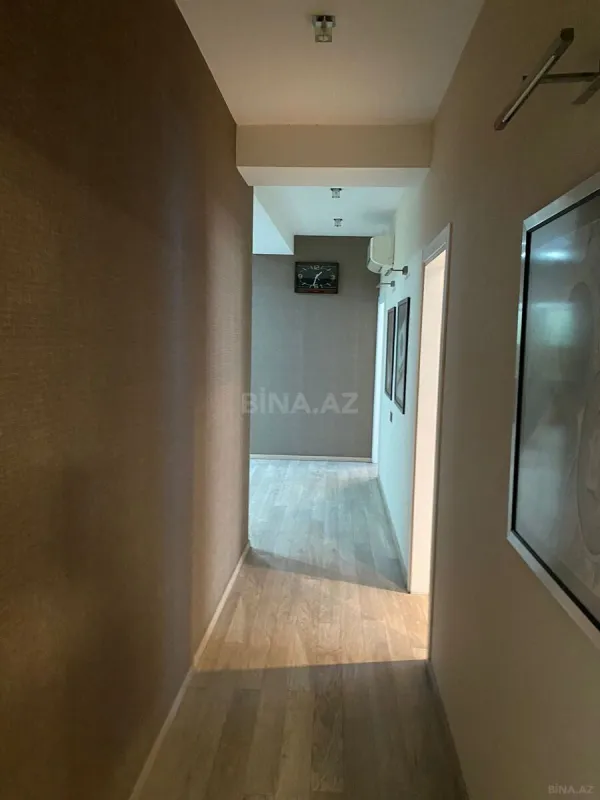 Satılır 3 otaqlı mənzil 133 m²