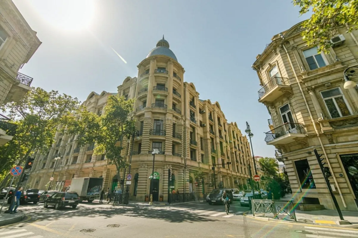 Kirayə verilir 3 otaqlı mənzil 123 m²