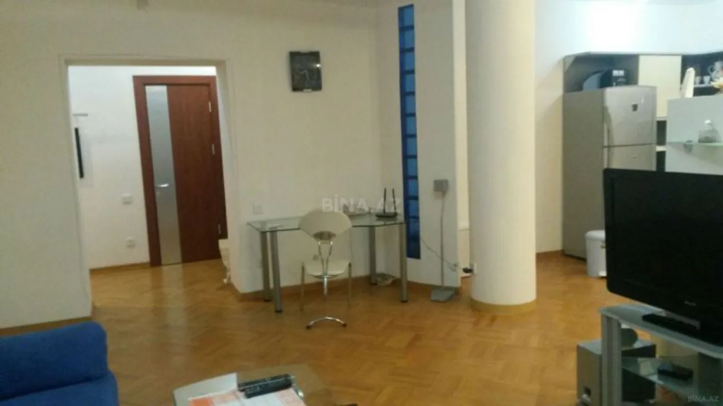 Kirayə verilir 3 otaqlı mənzil 123 m²