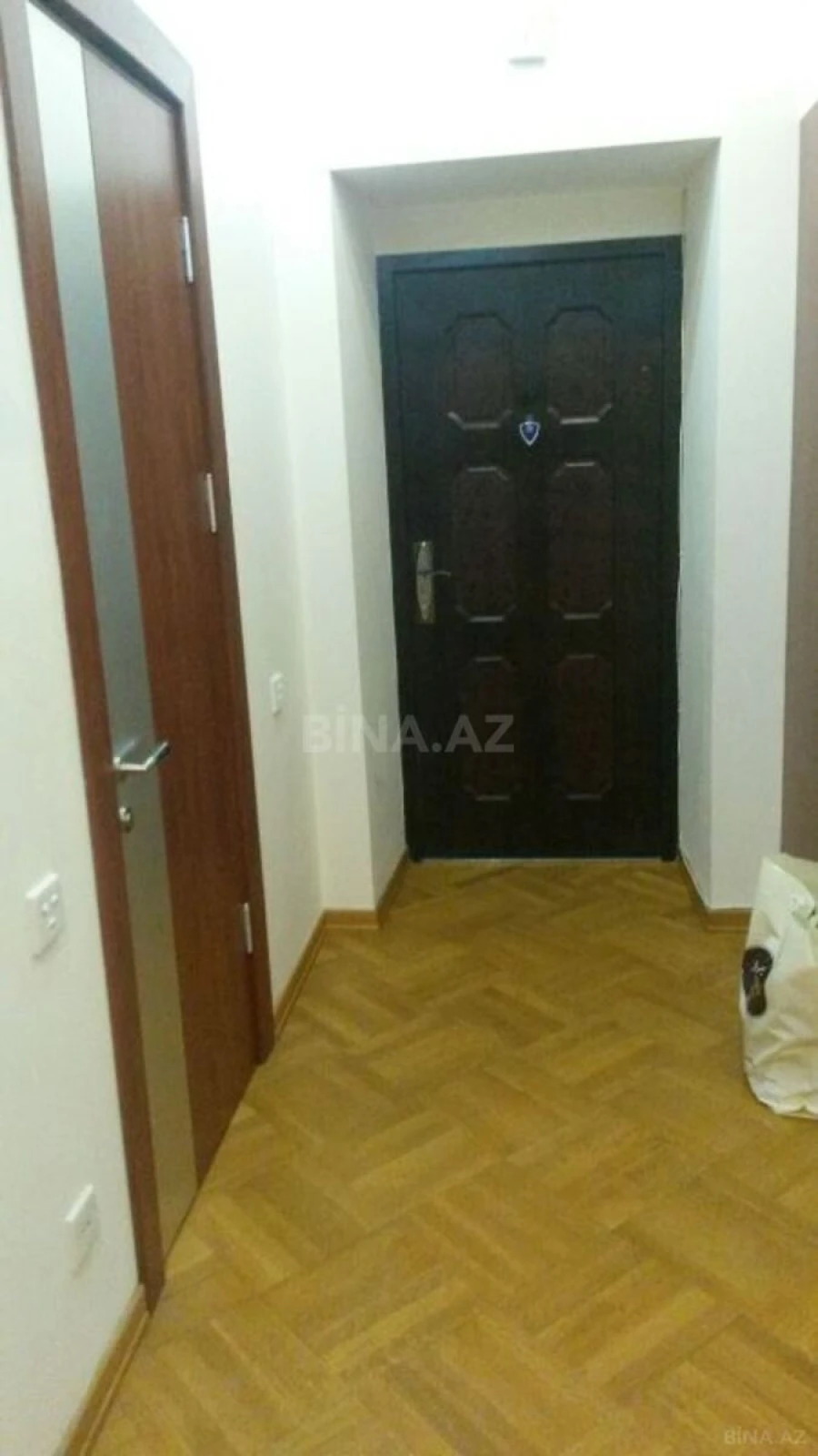 Kirayə verilir 3 otaqlı mənzil 123 m²