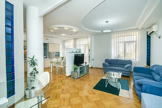 Kirayə verilir 3 otaqlı mənzil 123 m²