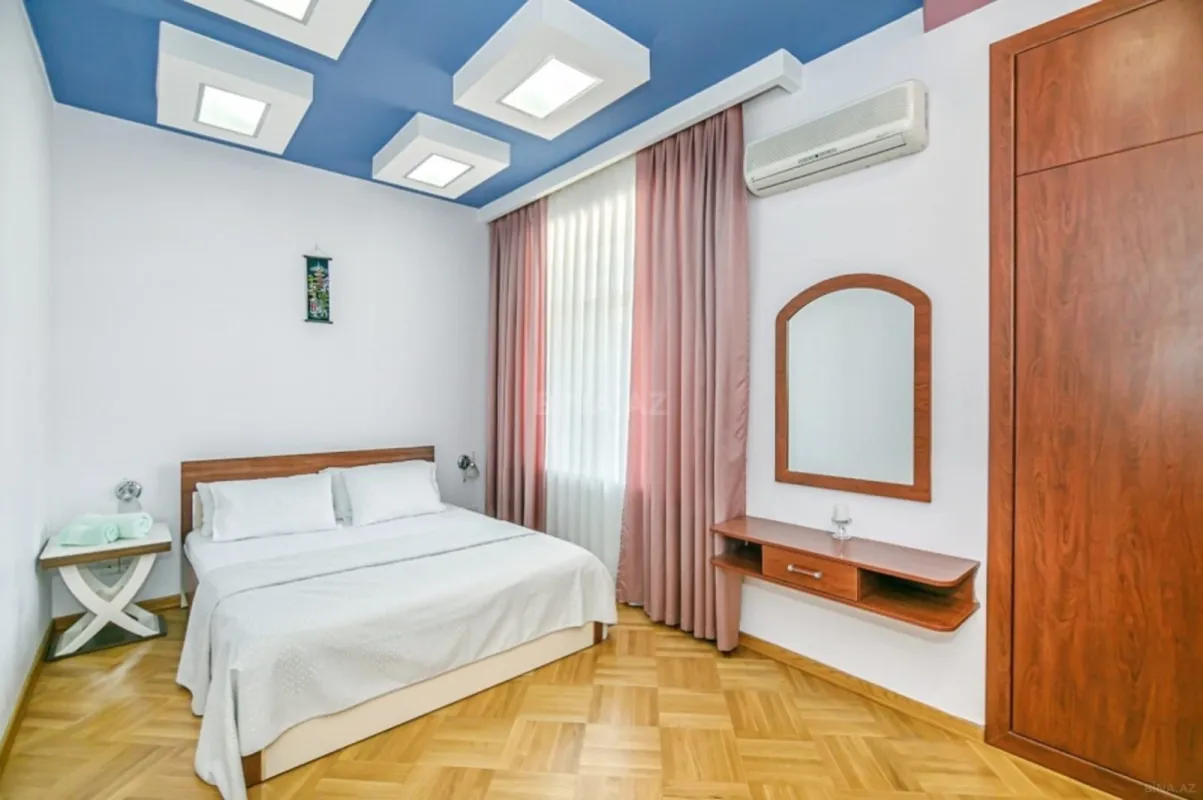 Kirayə verilir 3 otaqlı mənzil 123 m²