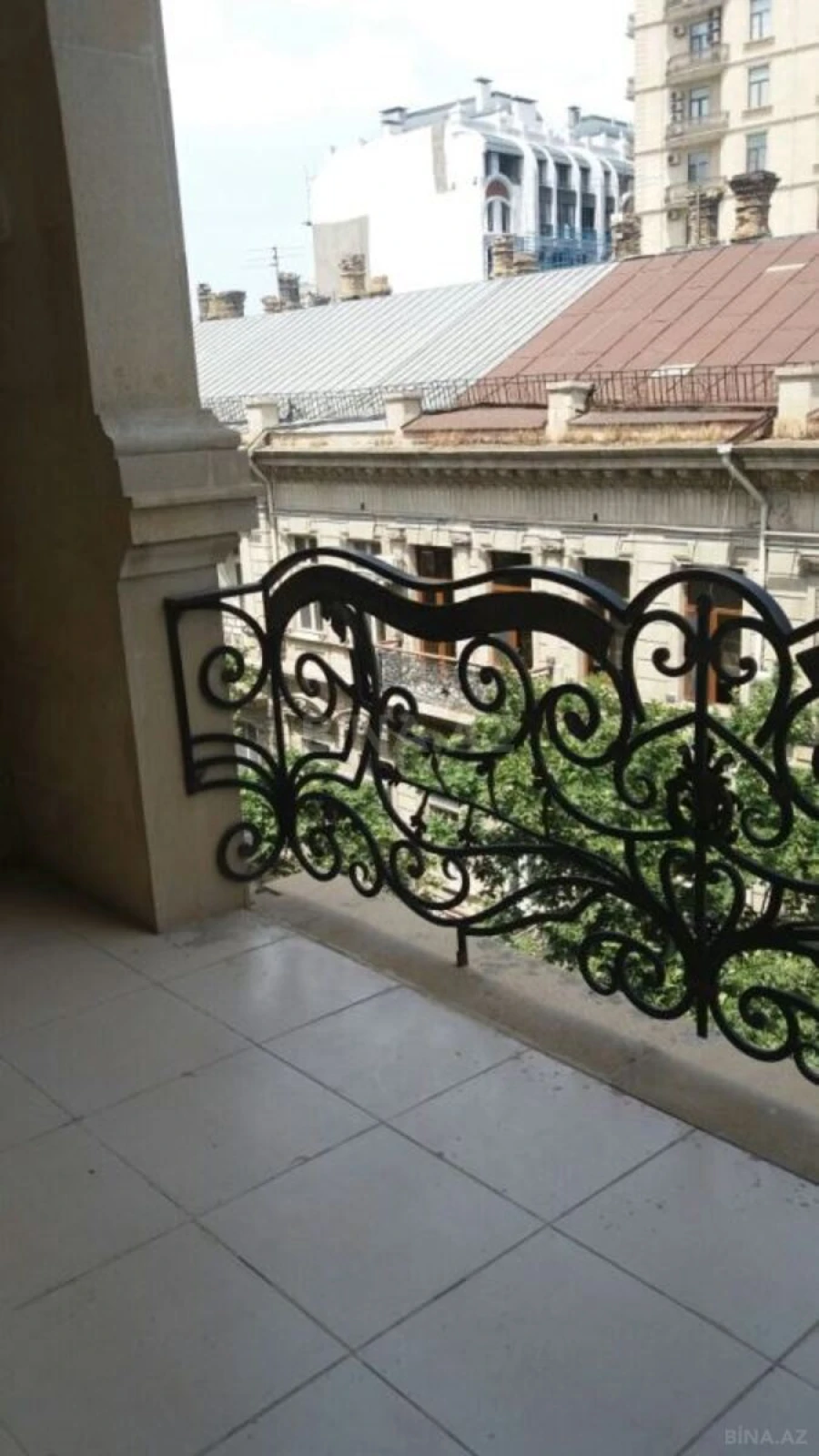 Kirayə verilir 3 otaqlı mənzil 123 m²