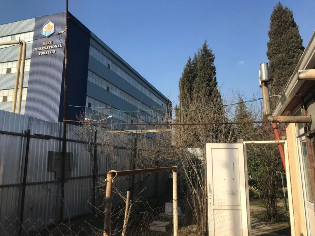 Satılır 9 otaqlı həyət evi 200 m²