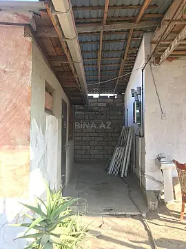 Satılır 9 otaqlı həyət evi 200 m²