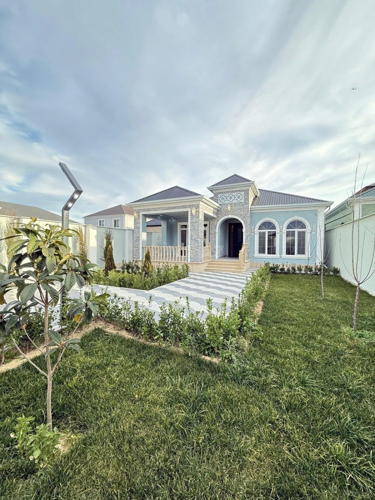 Satılır 4 otaqlı həyət evi 160 m²