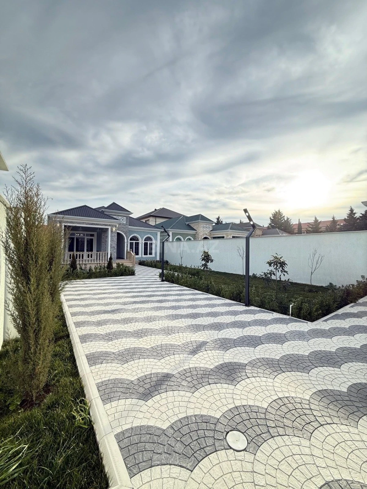 Satılır 4 otaqlı həyət evi 160 m²