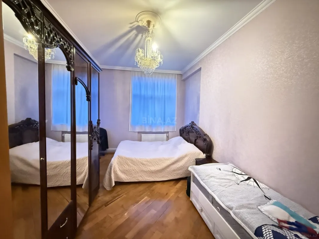 Satılır 3 otaqlı mənzil 110 m²