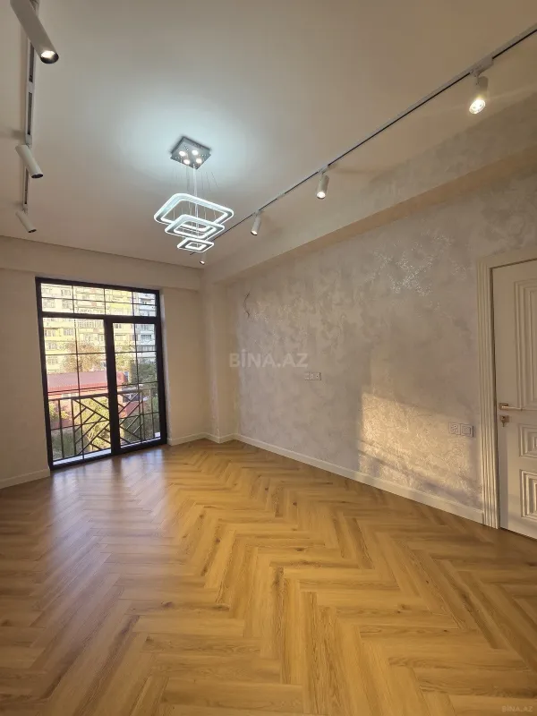 Satılır 2 otaqlı mənzil 74 m²