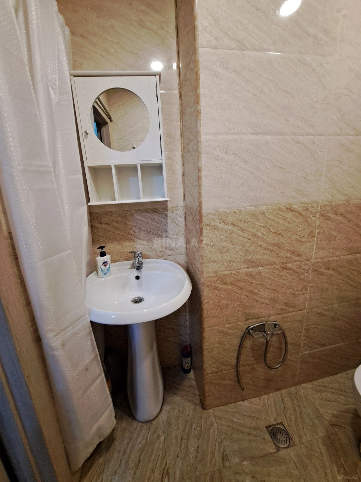 Kirayə verilir 2 otaqlı mənzil 57 m²