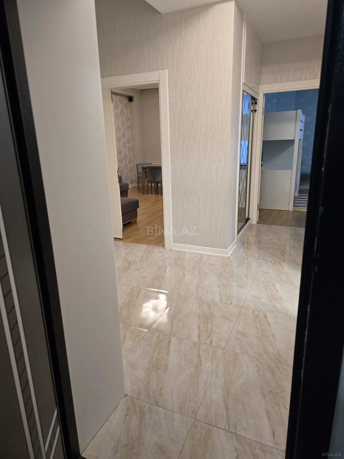 Satılır 3 otaqlı mənzil 92 m²