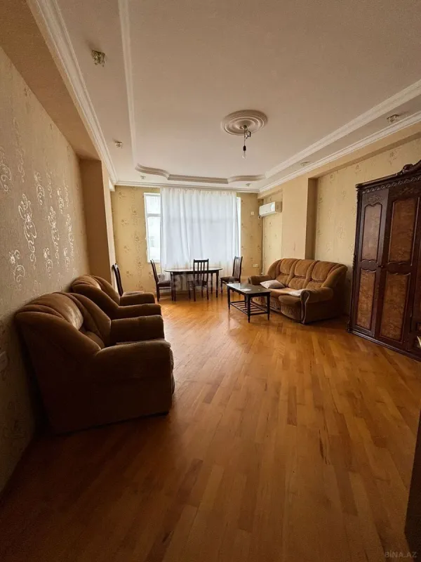 Kirayə verilir 2 otaqlı mənzil 86 m²